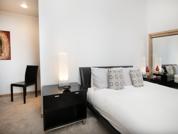 Luxury Vail Village 4 Bedroom Vacation Condo - Walk to Lifts